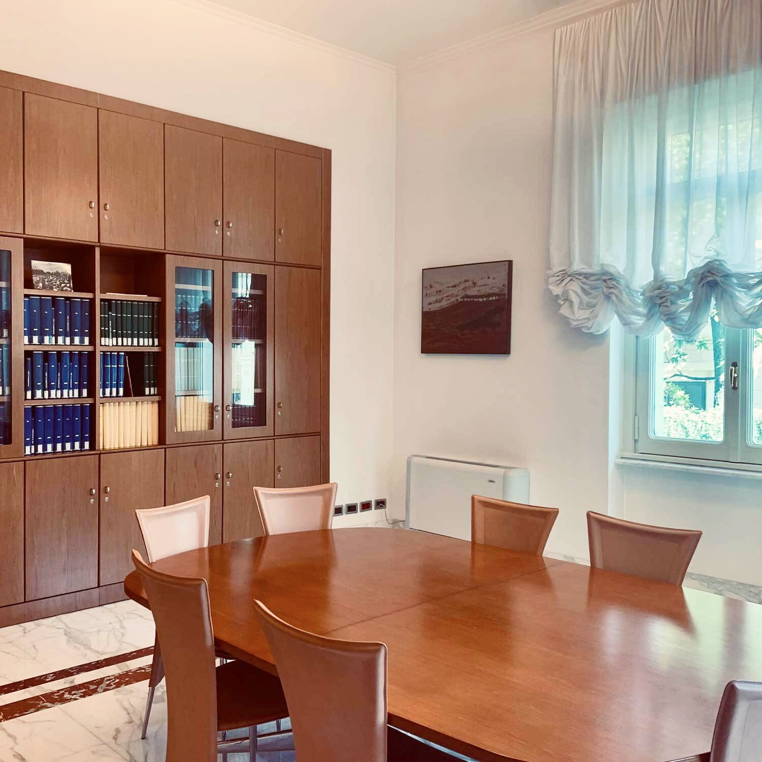 Veduta della biblioteca del Centro Studi Luigi Giussani